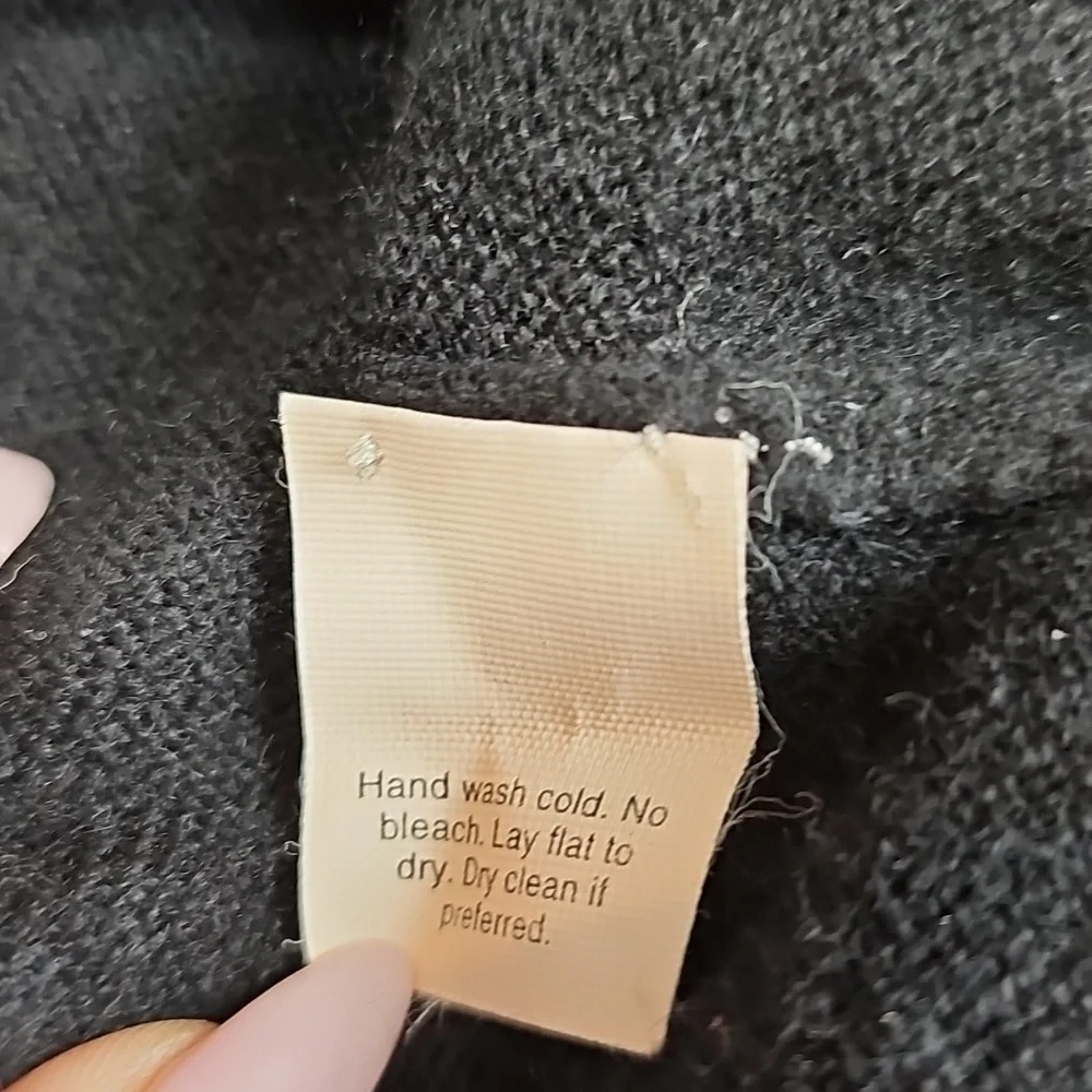 J. CREW 100% 2-PLY CASHMERE BLACK LONG SLEEVE BUTTON-UP CARDIGAN *WITH FLAW* - Picture 15 of 16